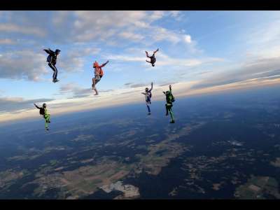 © Ecole de parachutisme Besançon Franche Comté