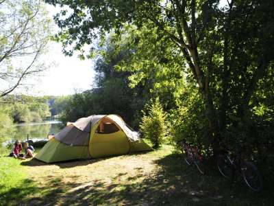 © CAMPING DE BESANCON - CHALEZEULE