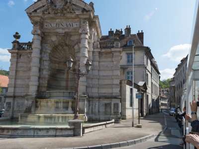© PETIT TRAIN TOURISTIQUE DE BESANCON