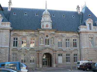 © LE PALAIS DE JUSTICE