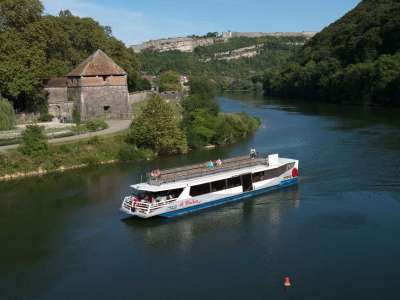 © RESTAURANT - BATEAU DE BESANCON - LE VAUBAN