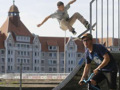 © skate park besancon