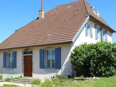 © L'ANCIEN PRESBYTÈRE DE CHAMPAGNEY